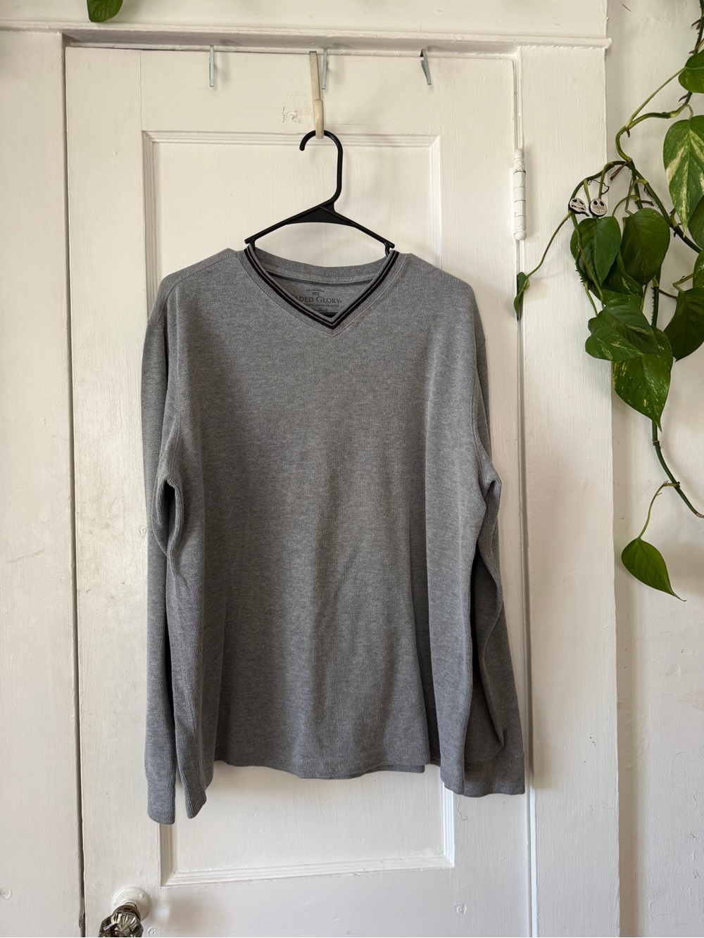 Faded Glory Gray V-Neck Men's Sweater